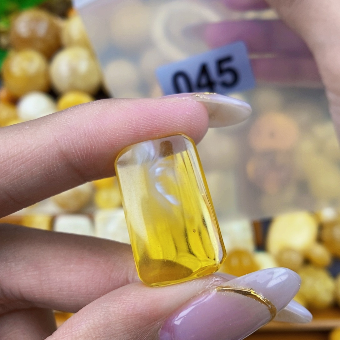 未镶嵌琥珀珠宝奇石