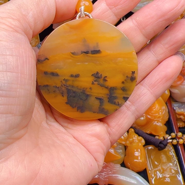 石英质玉（黄龙玉）合金颈饰