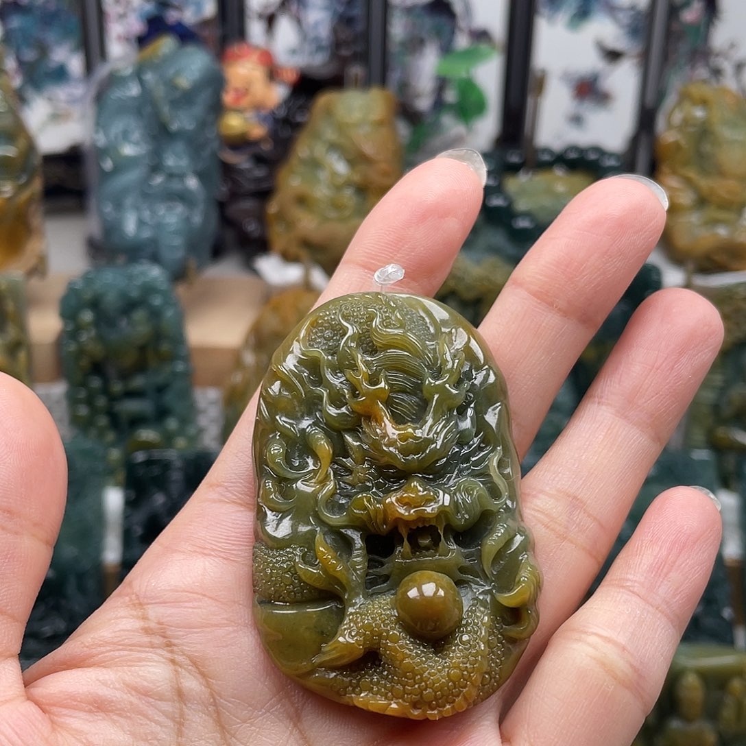 小***⑦颈饰未镶嵌翡翠天然翡翠a货龙