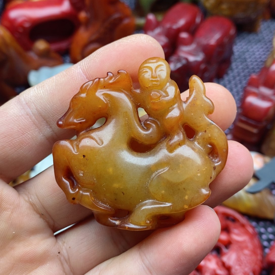 蛇纹石玉颈饰未镶嵌