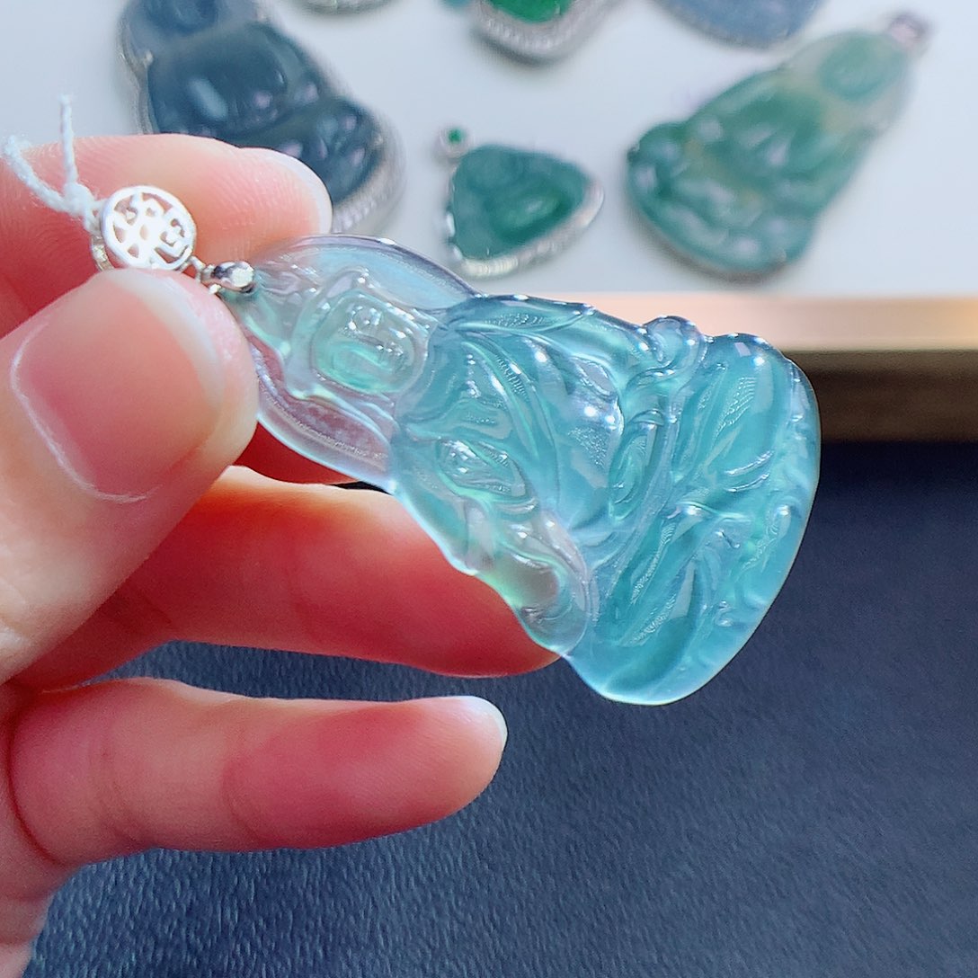 翡翠颈饰未镶嵌翡翠