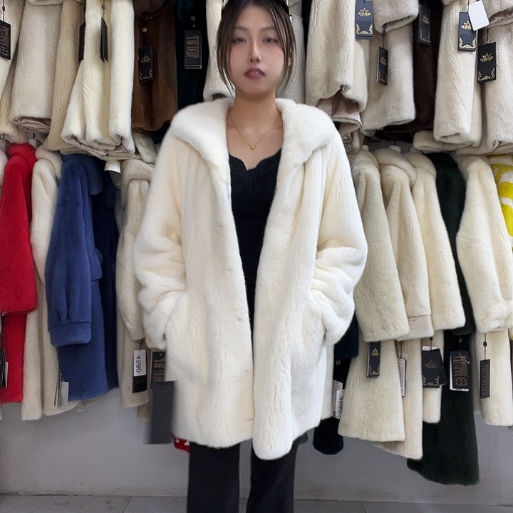 陶***雨80公分纯白高货天鹅绒