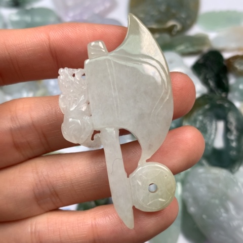 翡翠颈饰未镶嵌翡翠
