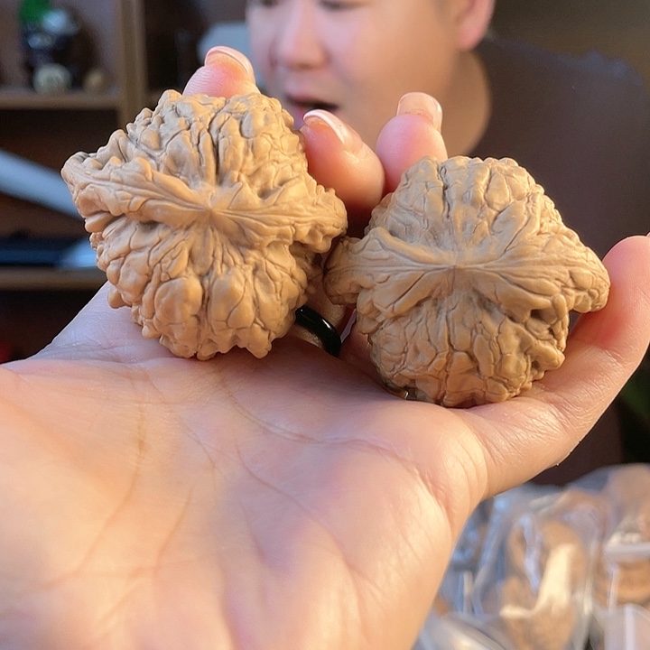 文玩核桃把件龙鼎