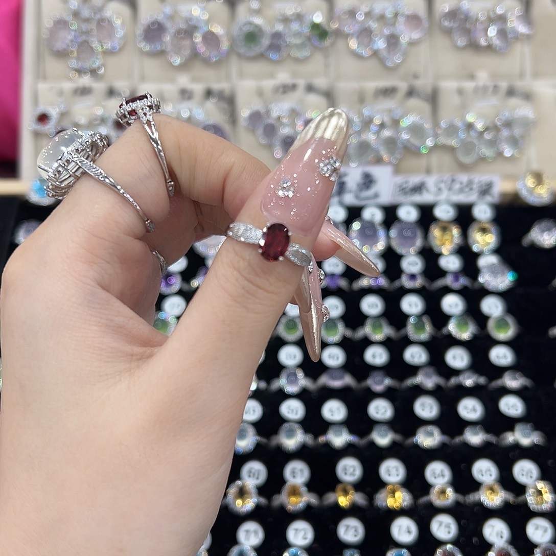 银S925镶嵌石榴石戒指