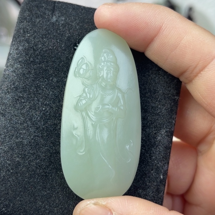 和田玉颈饰未镶嵌言*行