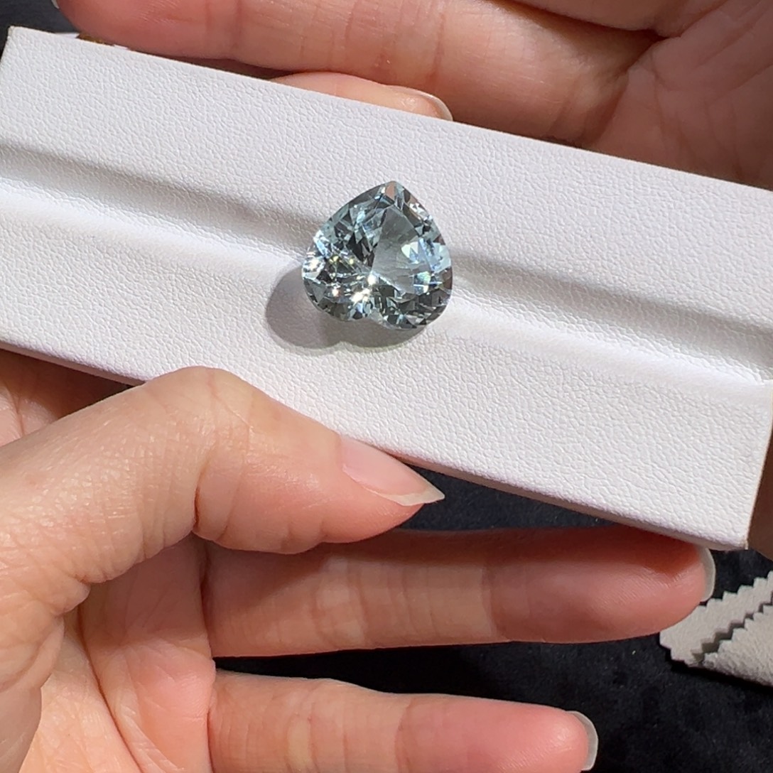 托帕石裸石15.6ct无烧淡蓝