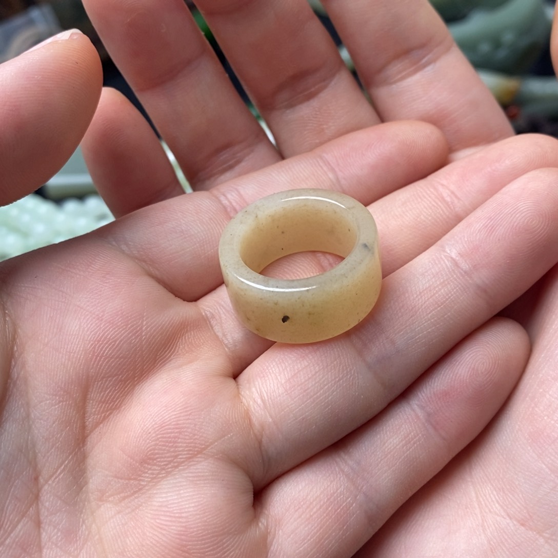 和田玉戒指，18未镶嵌