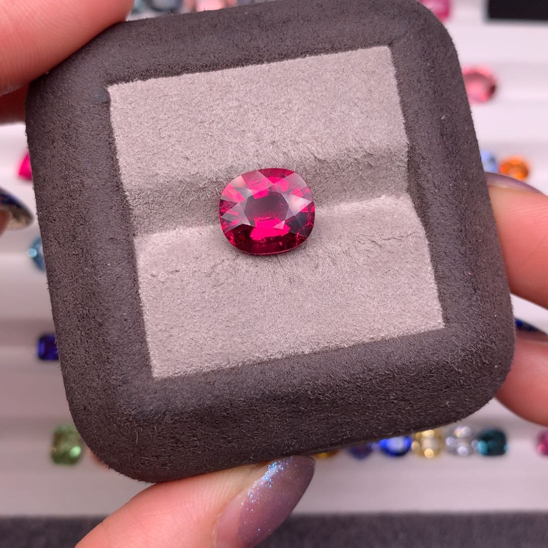 碧玺裸石未镶嵌4.06克拉