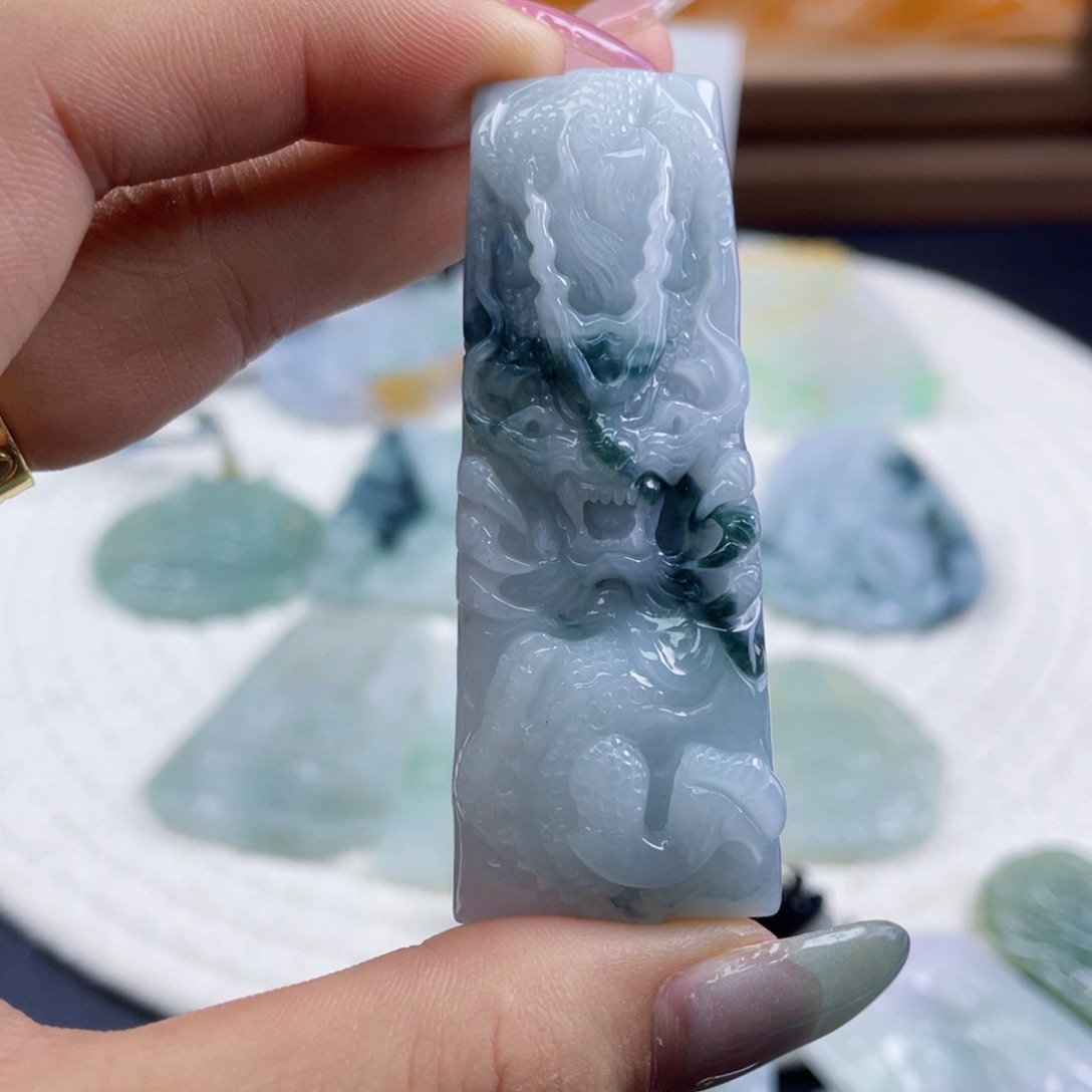 翡翠裸石天然翡翠飘花龙牌