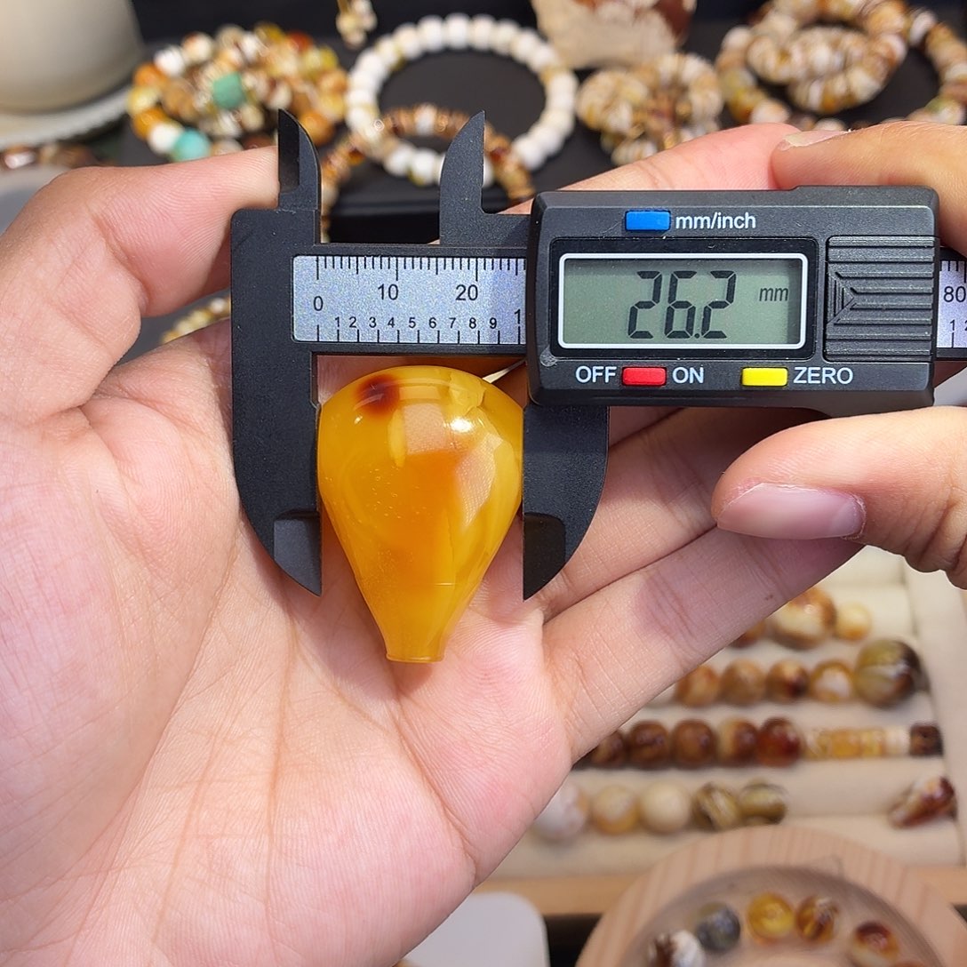 琥珀未镶嵌手串特色蜜蜡三通，尺寸26.2mm，拍下不退不换