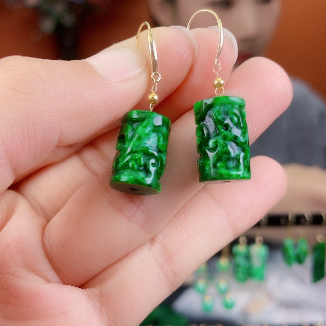 翡翠18K金镶嵌耳饰