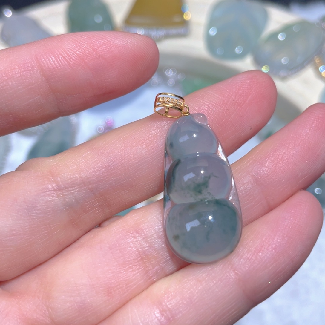 翡翠颈饰18K金镶嵌翡翠