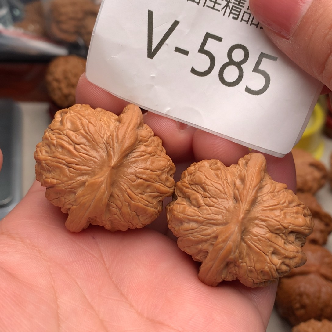 文玩核桃把件随**安37血麒麟…….