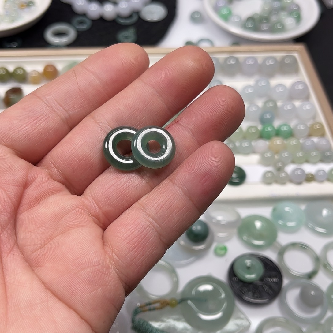 翡翠未镶嵌吊坠(不含链)一对甜甜圈