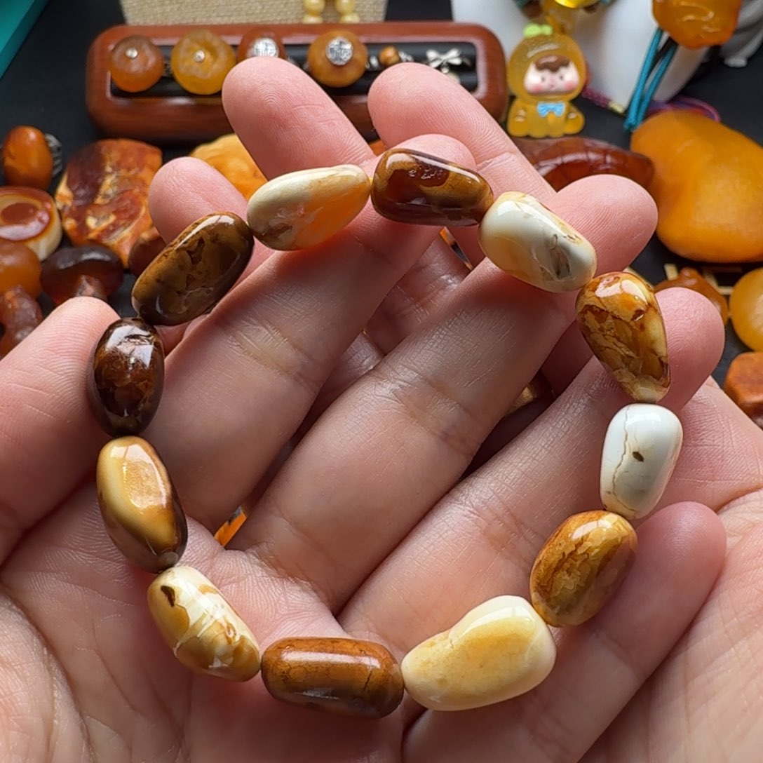 琥珀颈饰未镶嵌花蜡原石手串