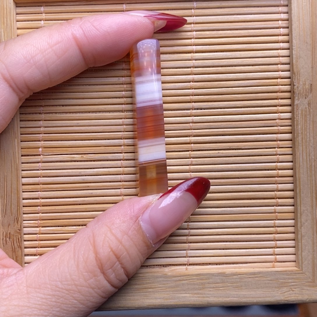 用***5玛瑙/玉髓未镶嵌珠宝半成品