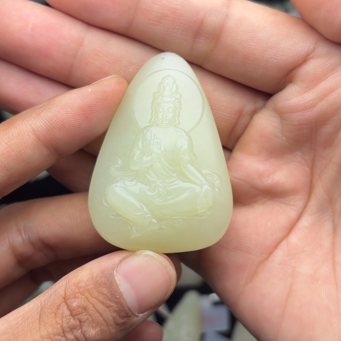 二***哥和田玉未镶嵌颈饰