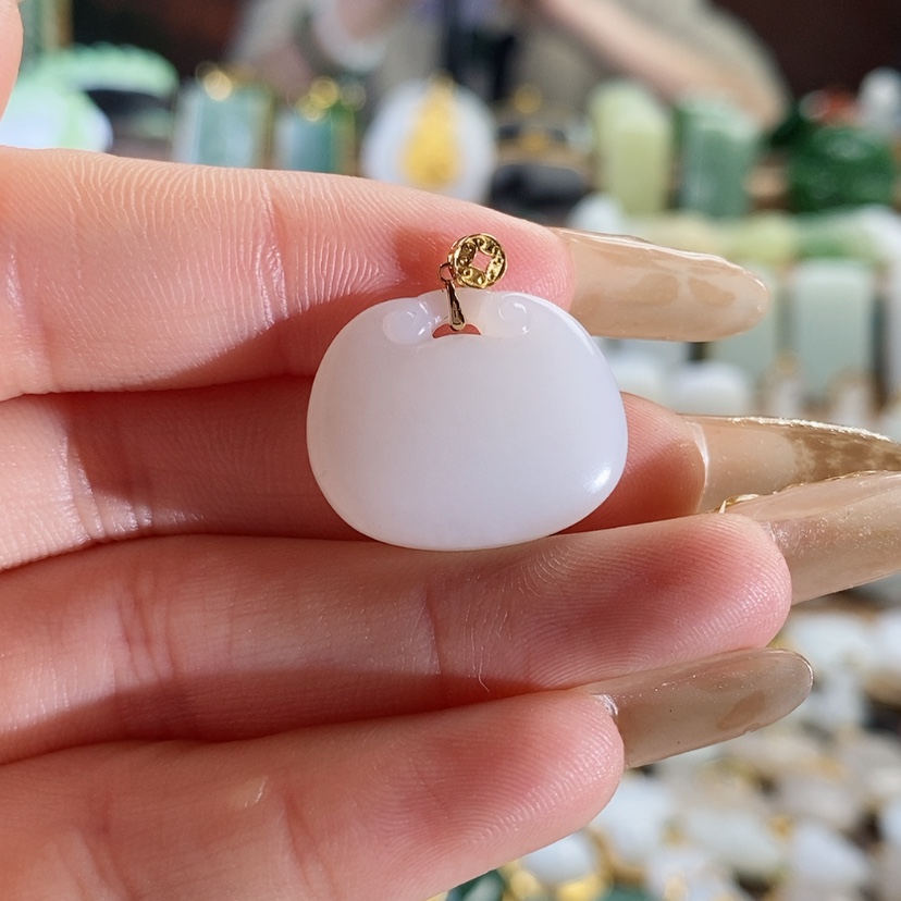 【闪购商品】和田玉吊坠18K金镶嵌