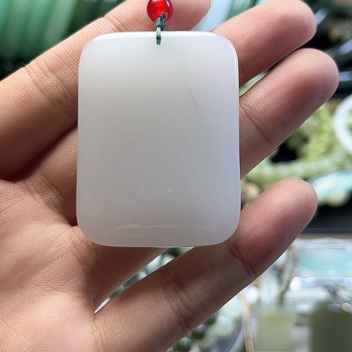 颈饰未镶嵌石英质玉