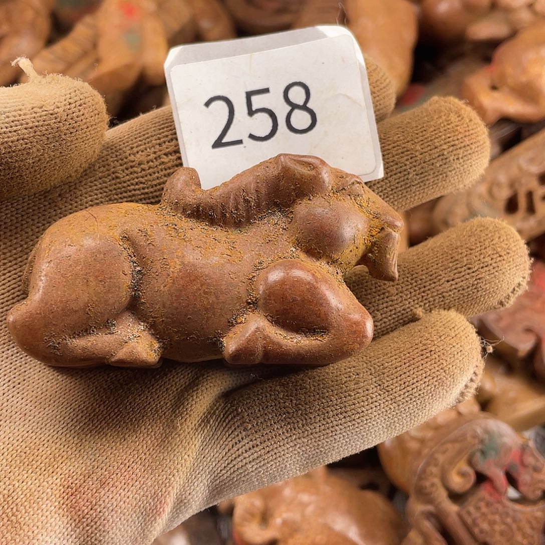 和田玉（糖玉）未镶嵌挂件