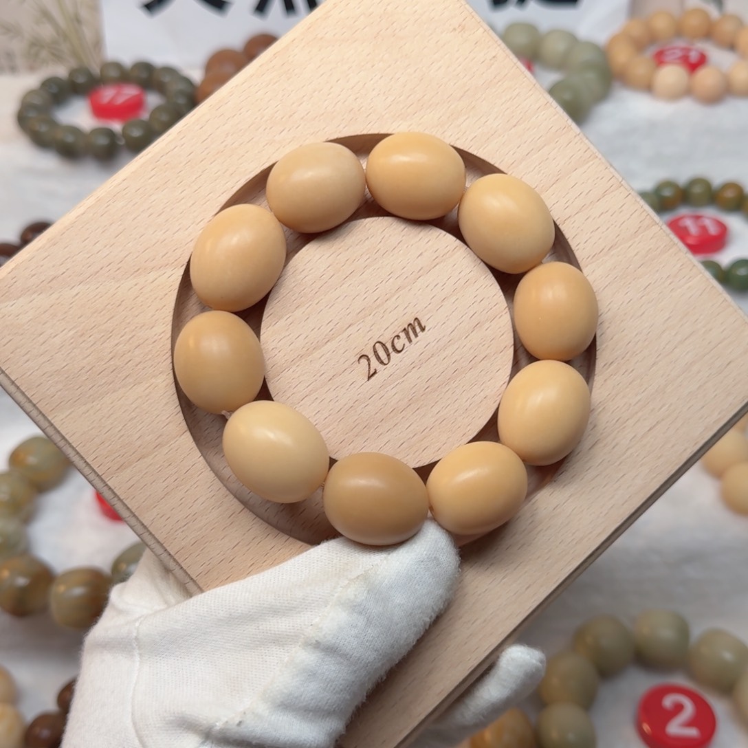 白玉菩提吊坠卡21手工干磨风化枣珠