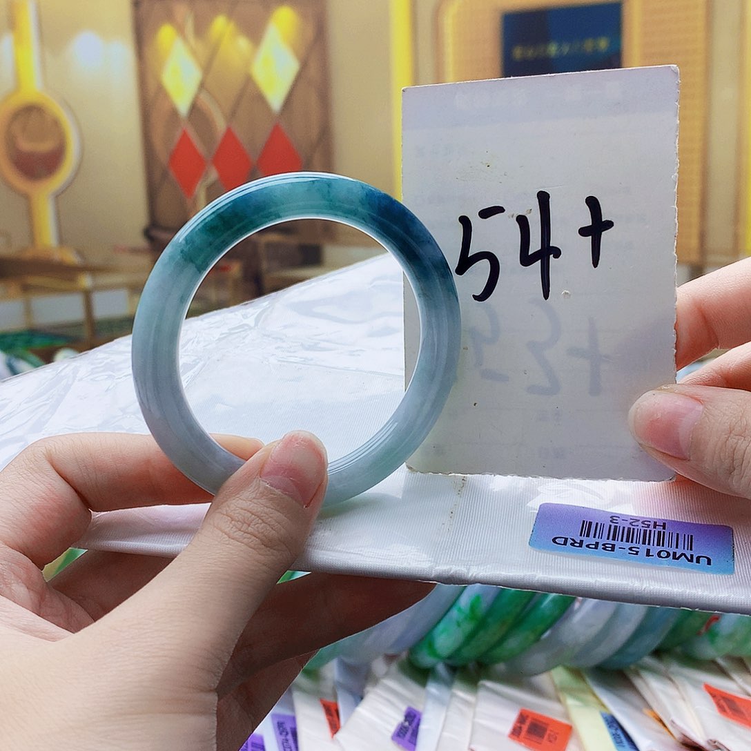 翡翠未镶嵌手镯990……