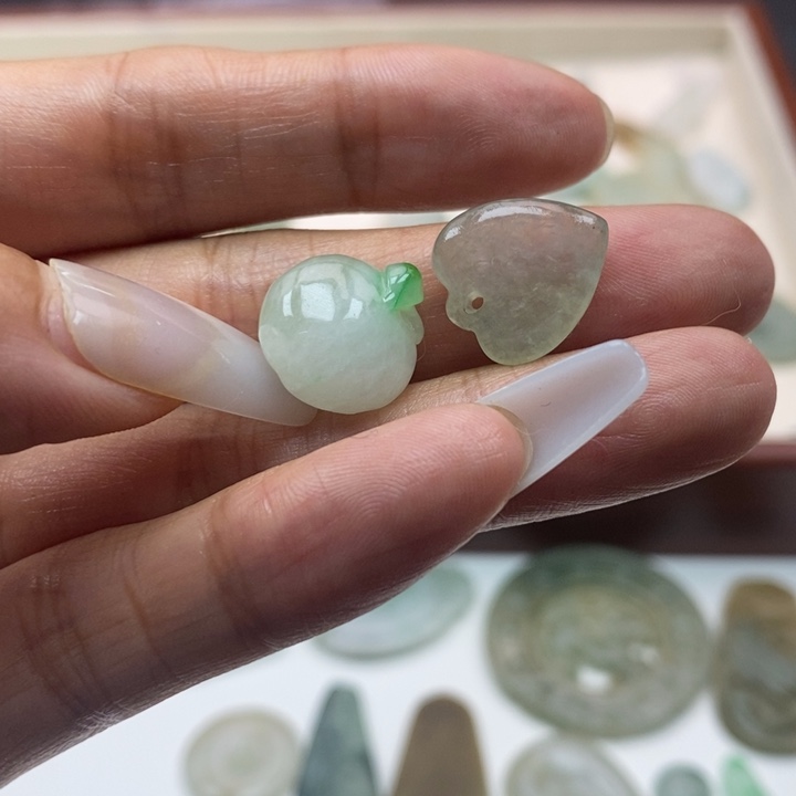 翡翠未镶嵌吊坠(不含链)H*CB67