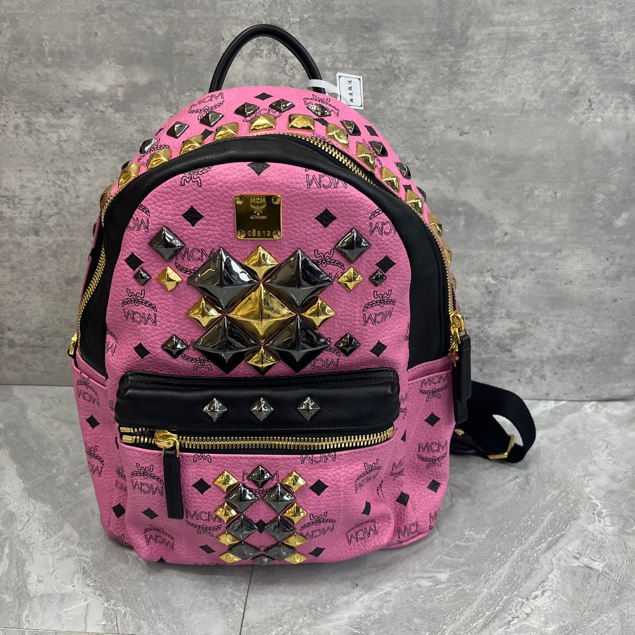 99新 MCM  MCM粉色拼黑色牛皮双肩包 98新 864358