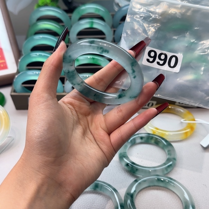 玉万***啊时尚飘花手镯990