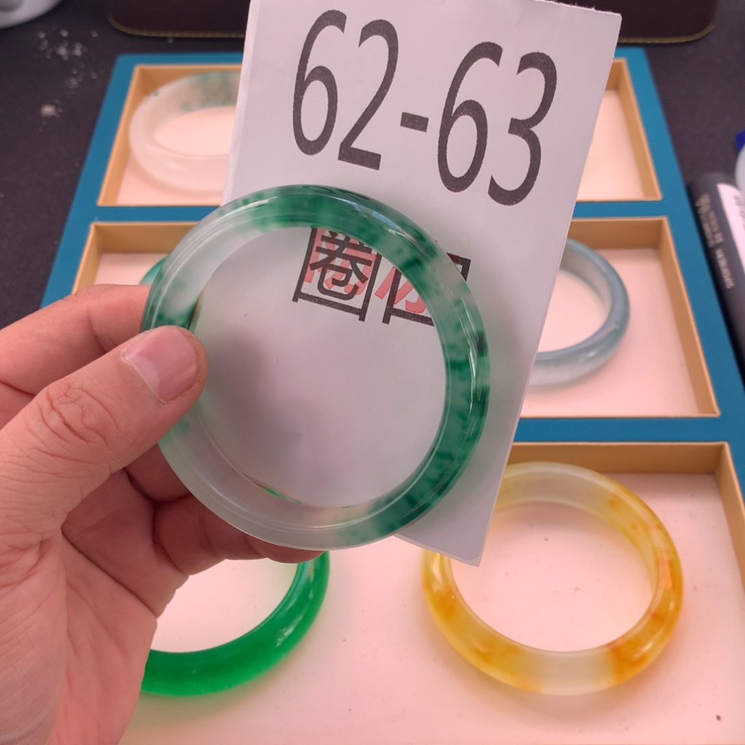 1石英岩玉手镯手镯