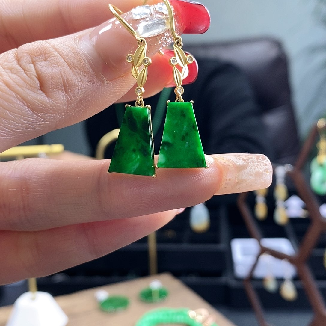 翡翠耳饰18K金镶嵌翡翠