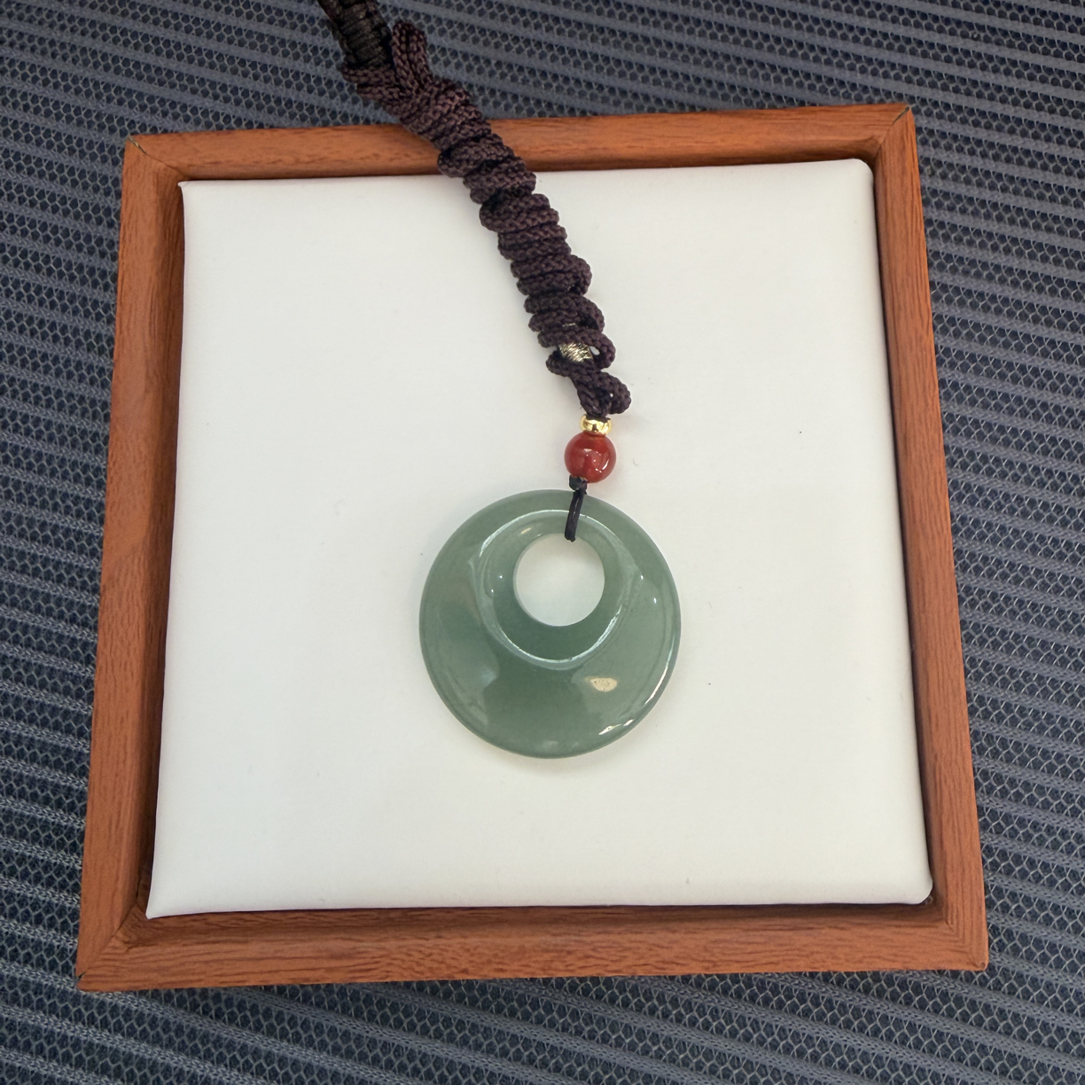 天然东陵玉公主扣吊坠时尚气质精致精品 拍一发一女款