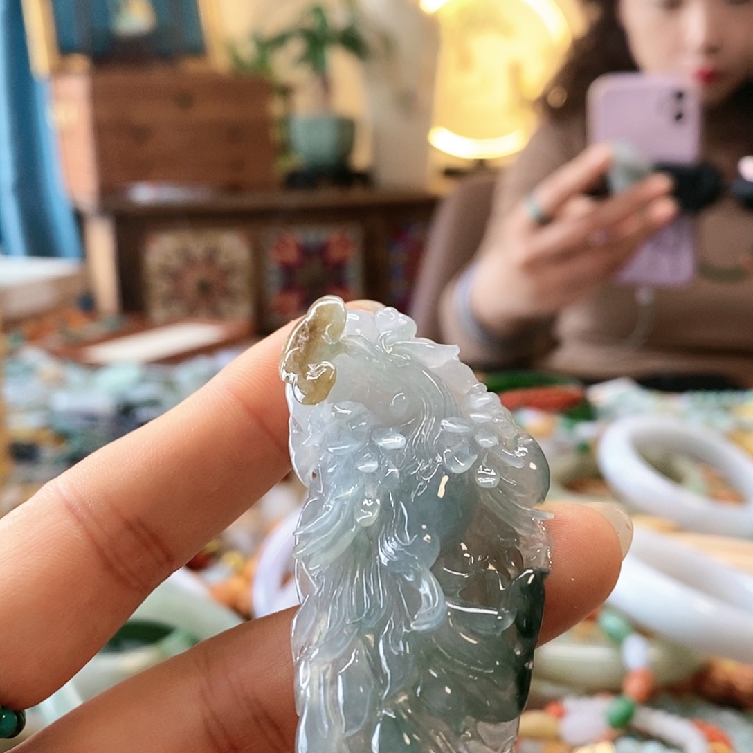 翡翠颈饰未镶嵌翡翠挂件