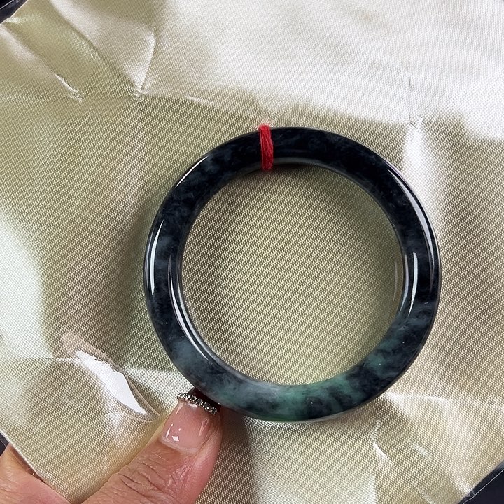 翡翠手镯未镶嵌斐*雅天然翡翠