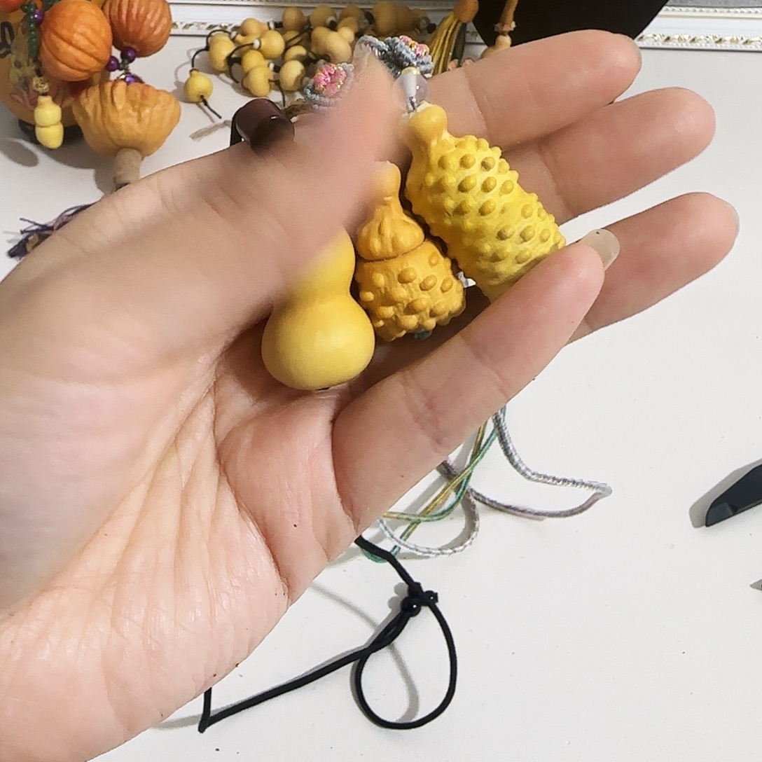 桀***8菠萝包和八宝三个56元