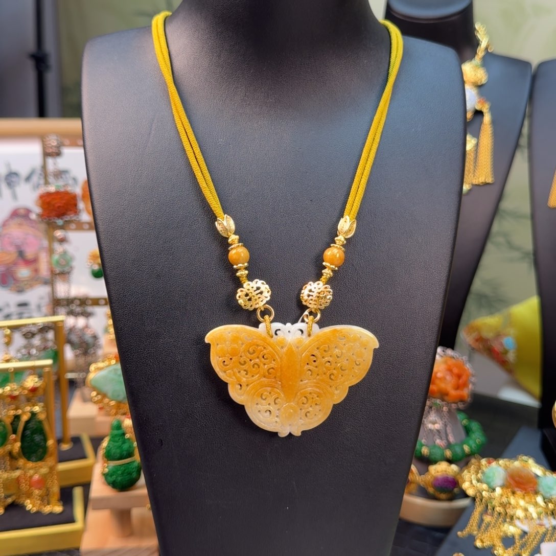 翡翠未镶嵌吊坠(赠链)福利套装