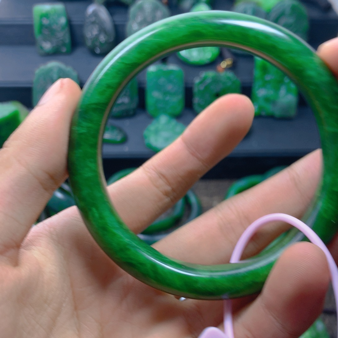 和田玉（碧玉）未镶嵌手镯