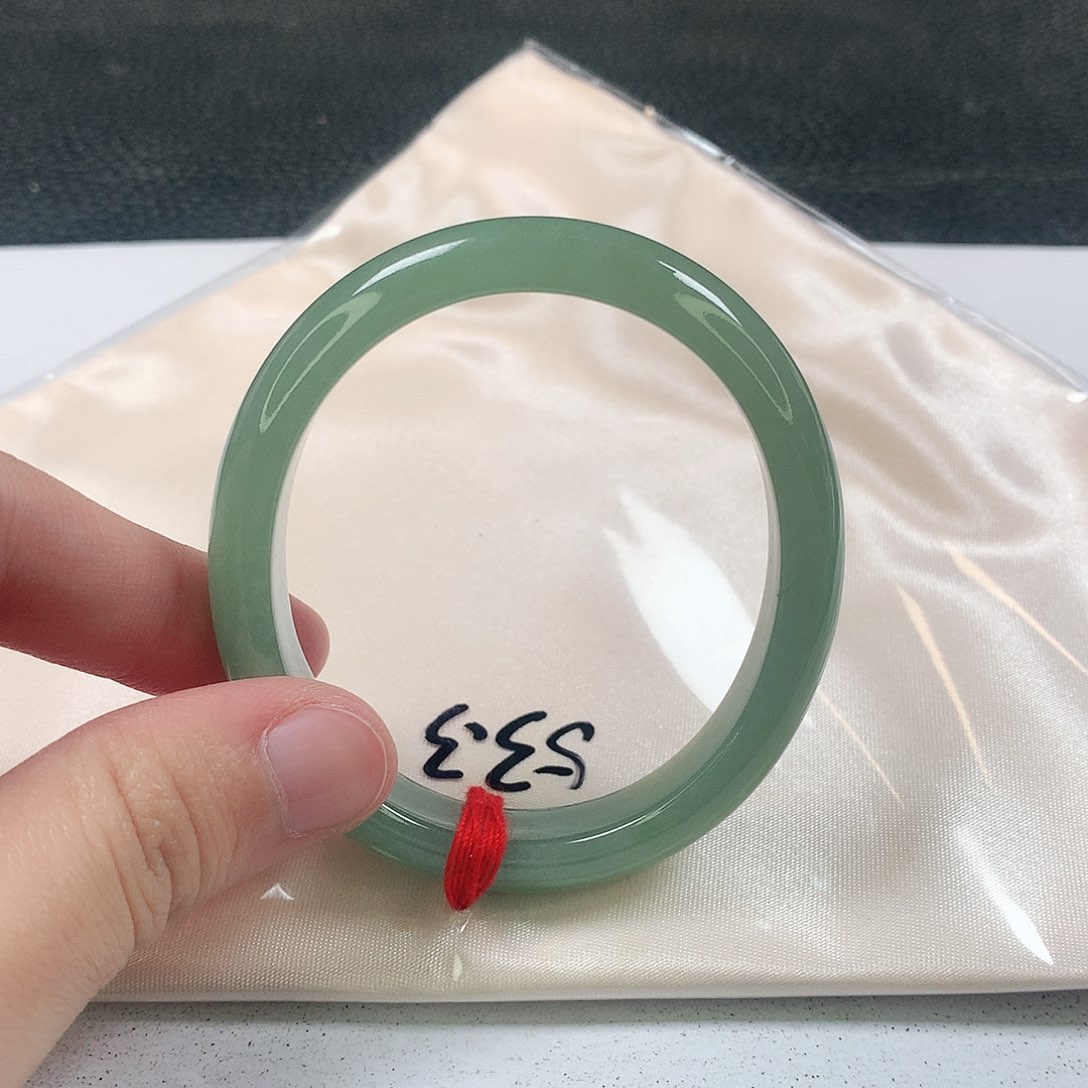 未镶嵌手镯（贵妃镯）翡翠377