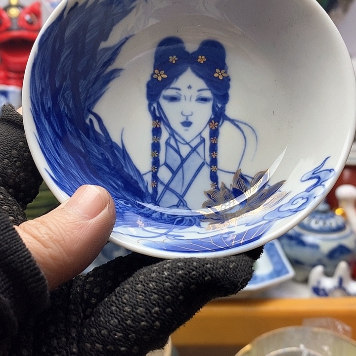 瓷片在哪呢现在吃饭没有我现在吃饭