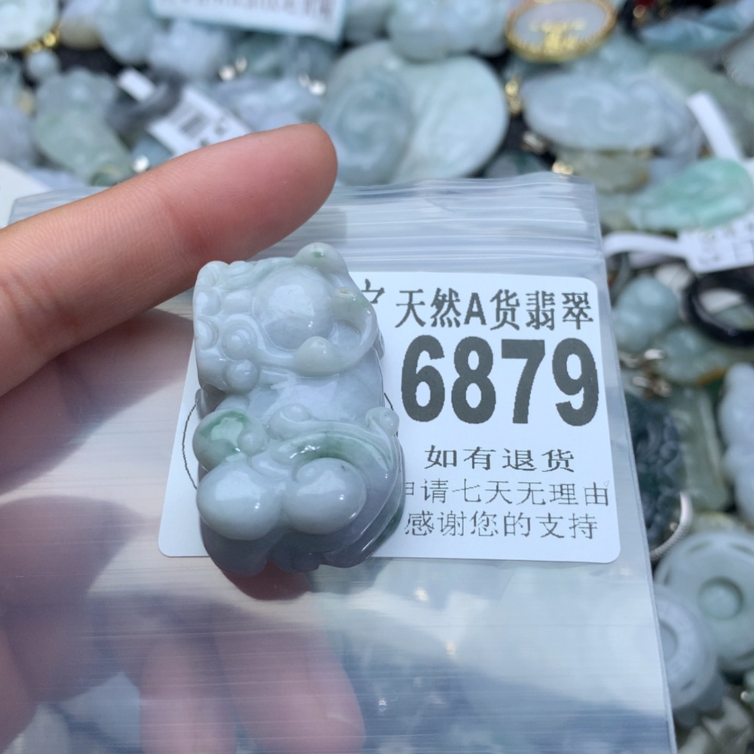 翡翠颈饰未镶嵌6879。