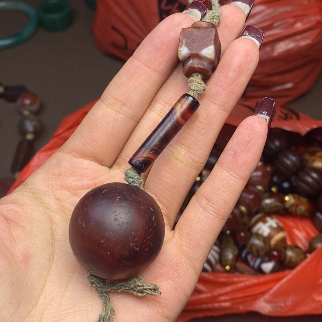 玛瑙/玉髓颈饰未镶嵌