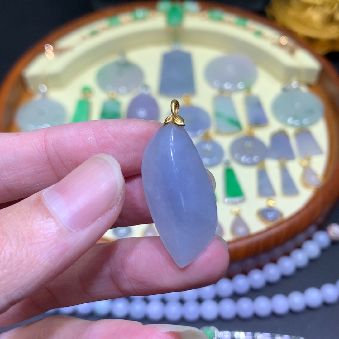 翡翠吊坠(不含链)18K金镶嵌