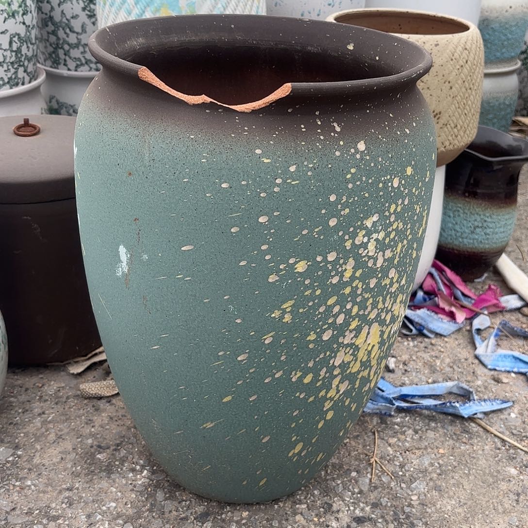 花盆紫砂口26高41一个瑕疵绿泼墨瑕疵