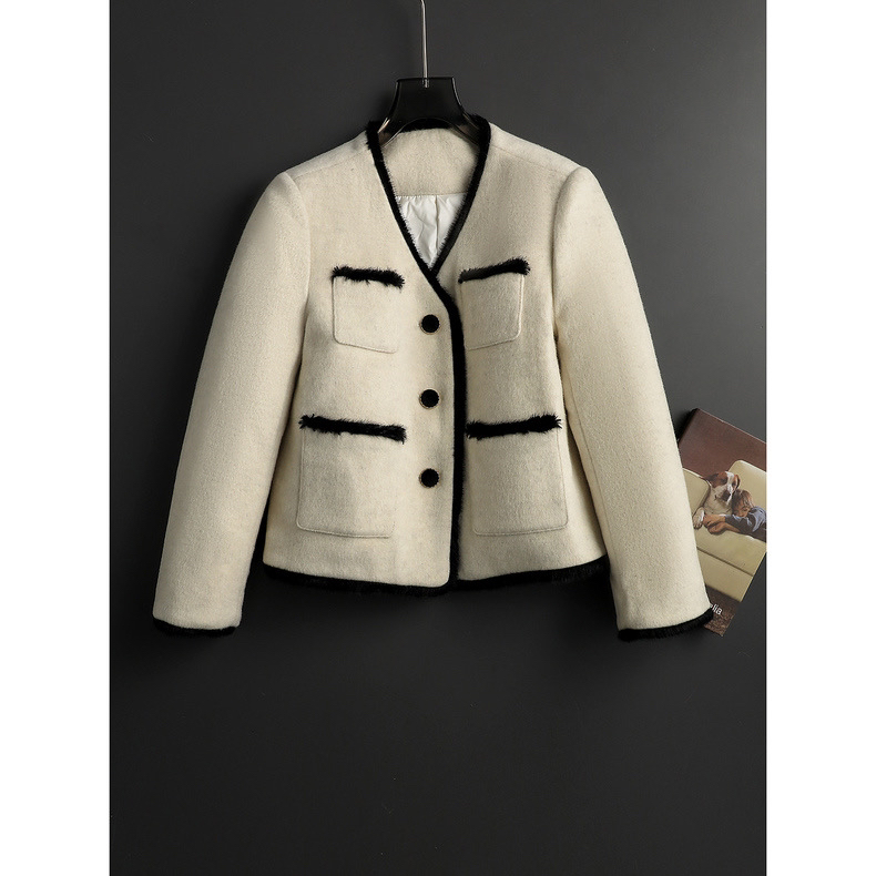 秋冬时尚高级感轻奢洋气小香风羽绒外套U359