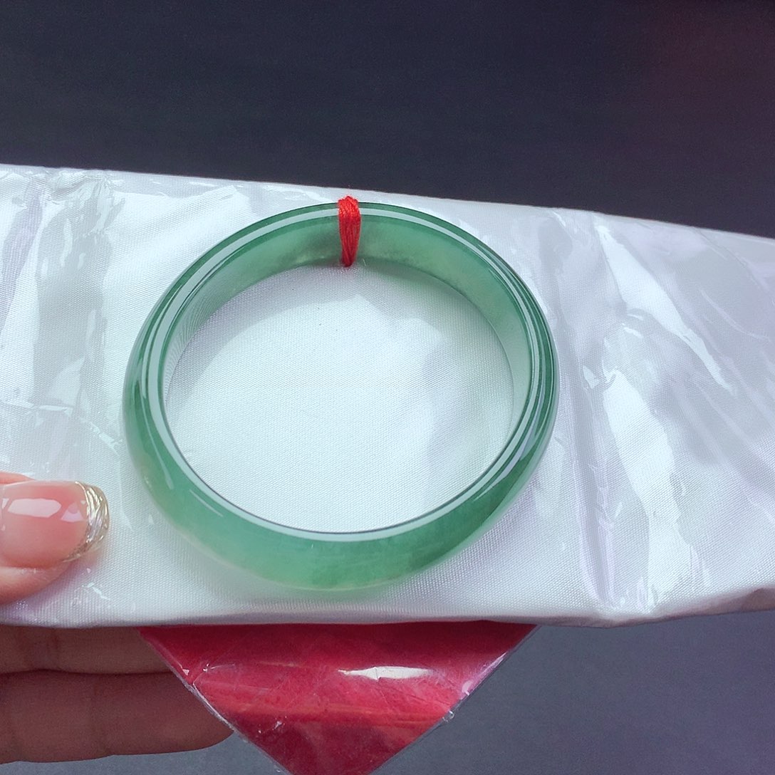【闪购商品】翡翠手镯未镶嵌贵妃a 1