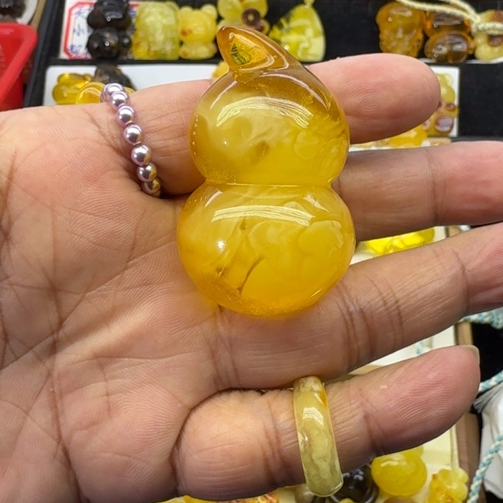 C***c蜜蜡未镶嵌颈饰大葫芦