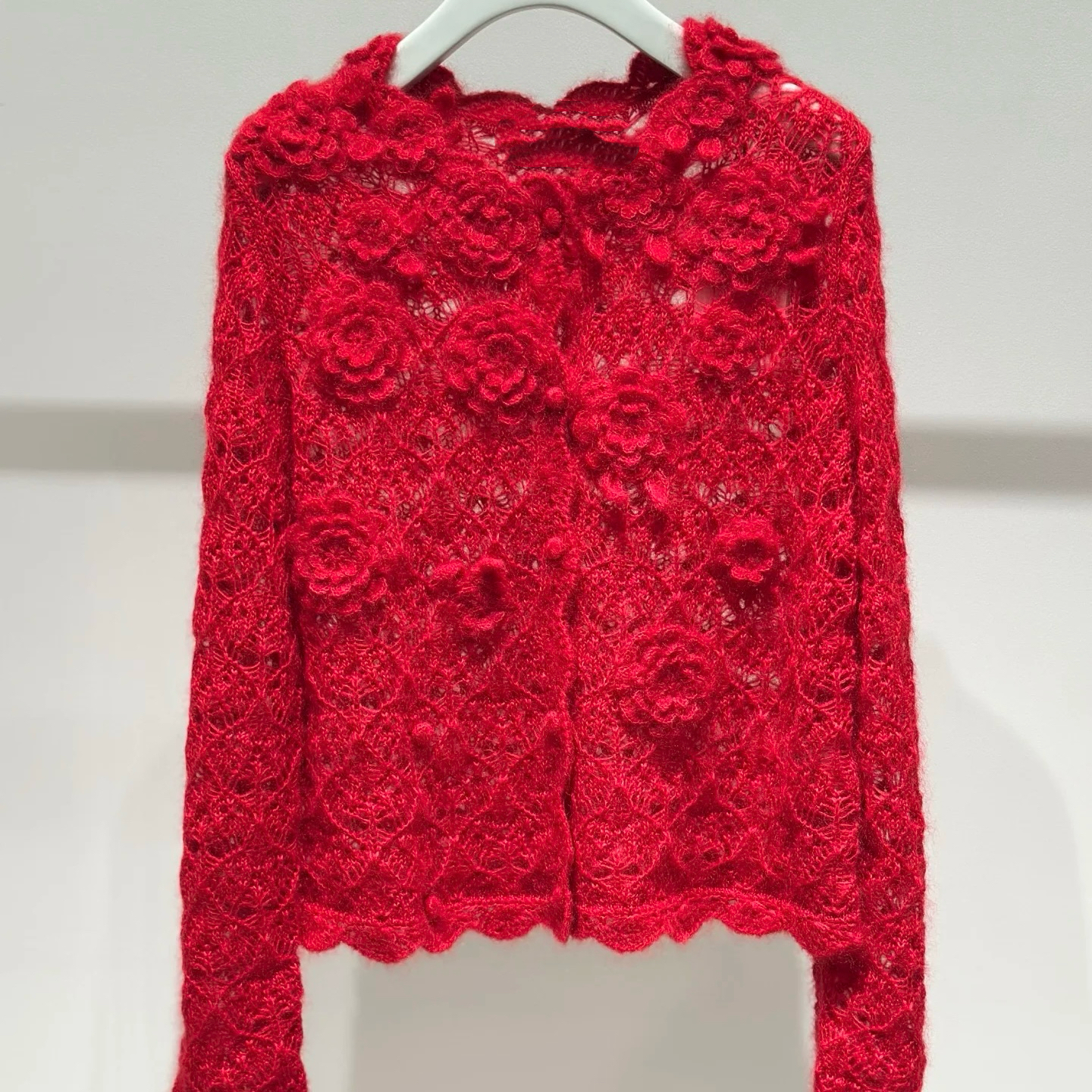 《猪猪出品》红色镂空花朵毛针织衫手勾丝马海开衫时尚毛衣蕾丝上衣
