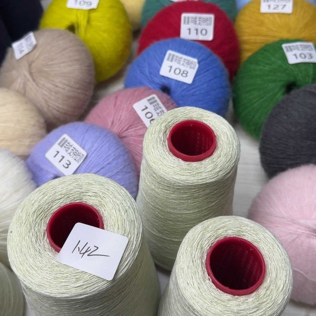 手工编织柔软亲肤羊绒拉毛线可用于保暖运动手编围巾帽子衣服制作