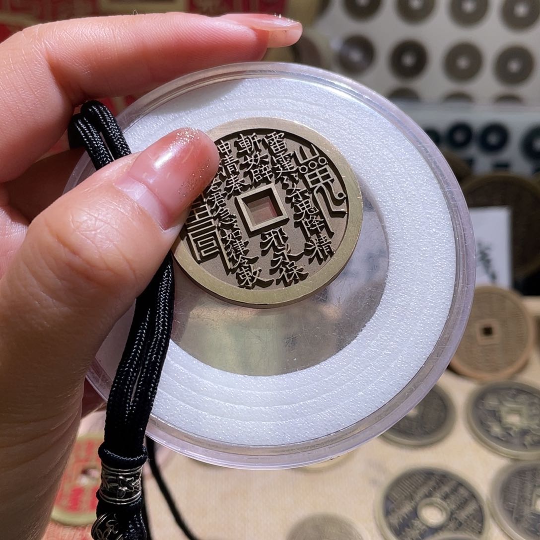 铜铜现代仿制工艺品雕母花钱